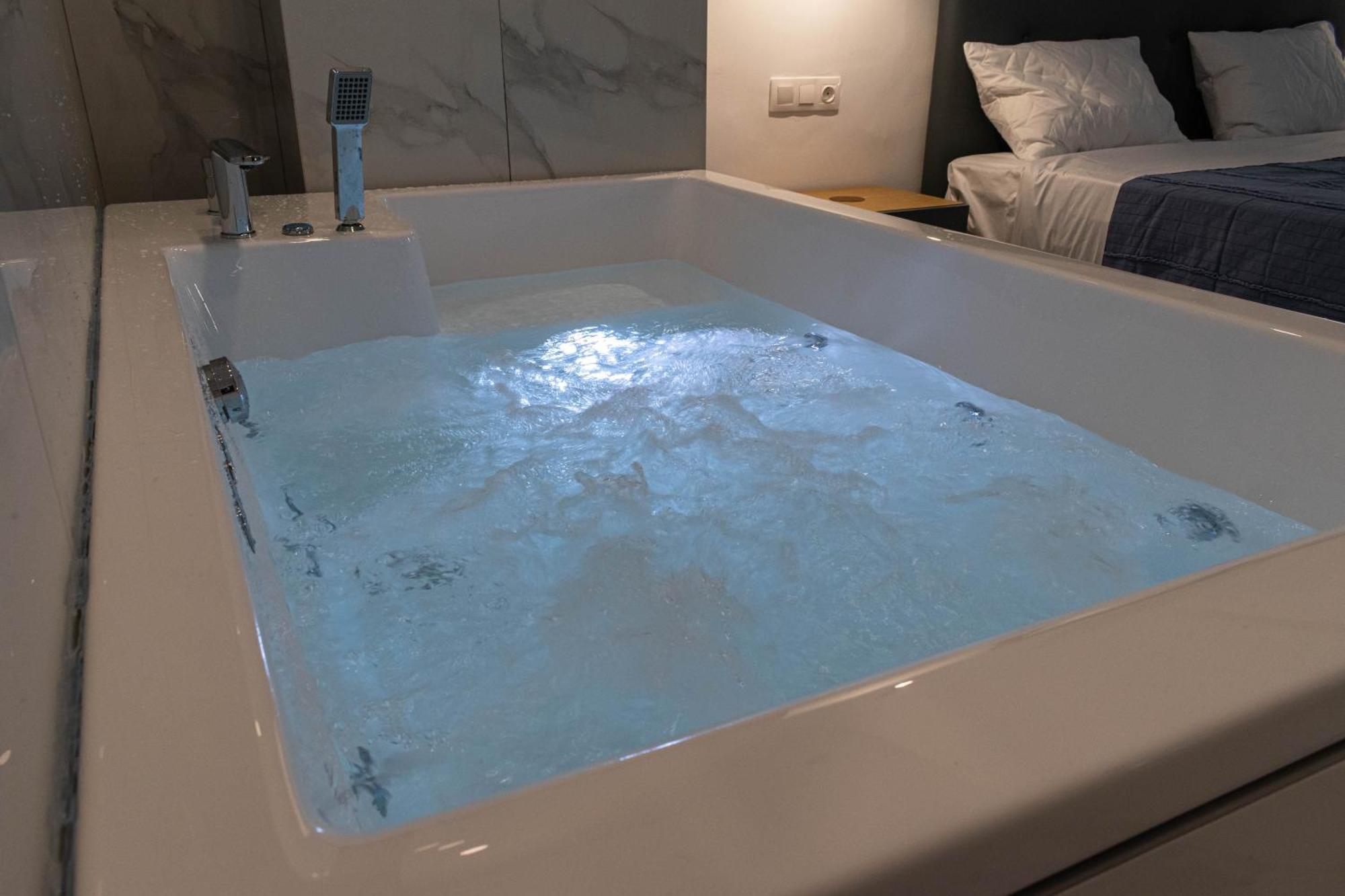 Athens Jacuzzi Apartment المظهر الخارجي الصورة